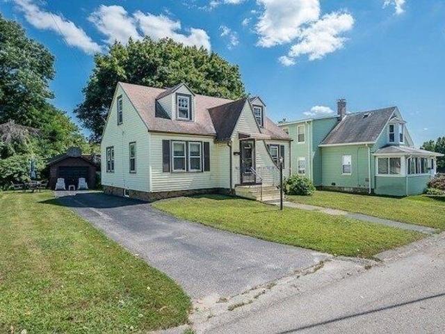 house with 3 bedroom, Worcester MA ES105534456