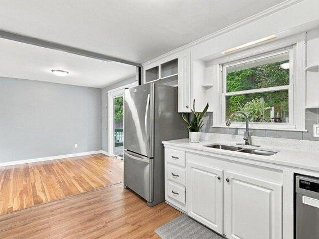 house with 3 bedroom, Worcester MA ES105352633