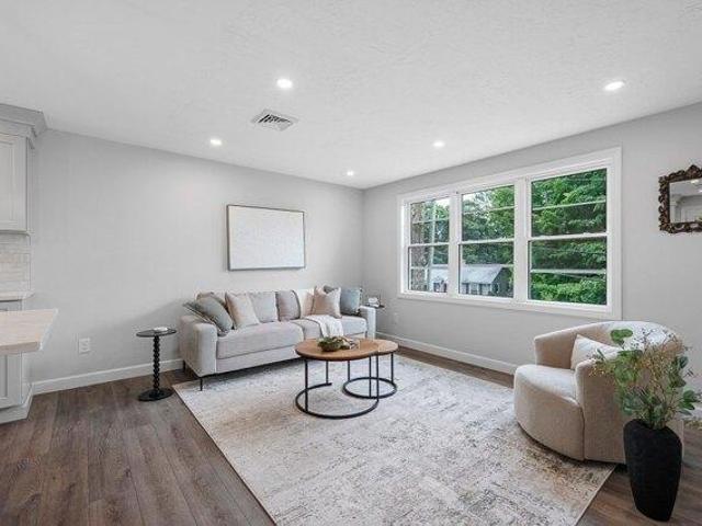 house with 3 bedroom, Worcester MA ES105352753