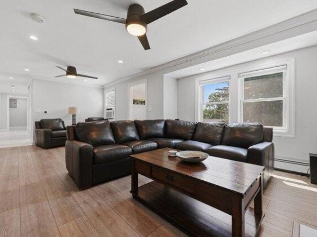 house with 3 bedroom, Worcester MA ES105353045