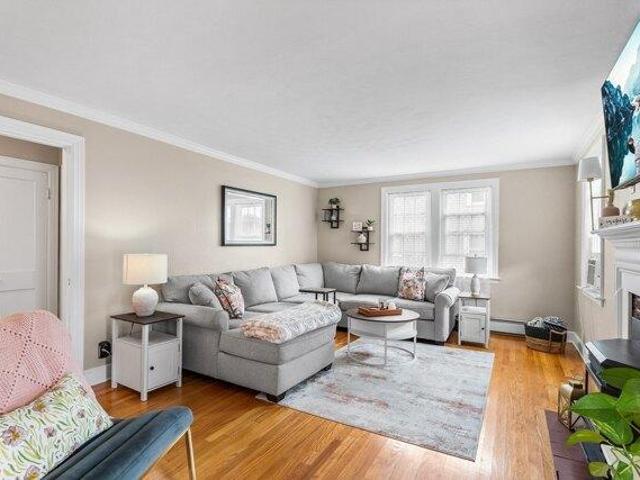 house with 3 bedroom, Worcester MA ES105384930