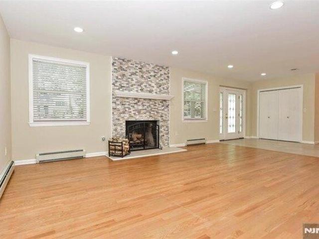 house with 3 bedroom, Wyckoff NJ ES105649843