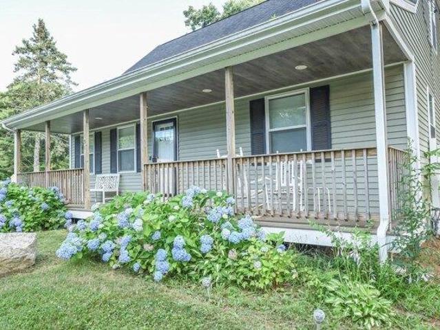 house with 3 bedroom, Acushnet MA ES105424249