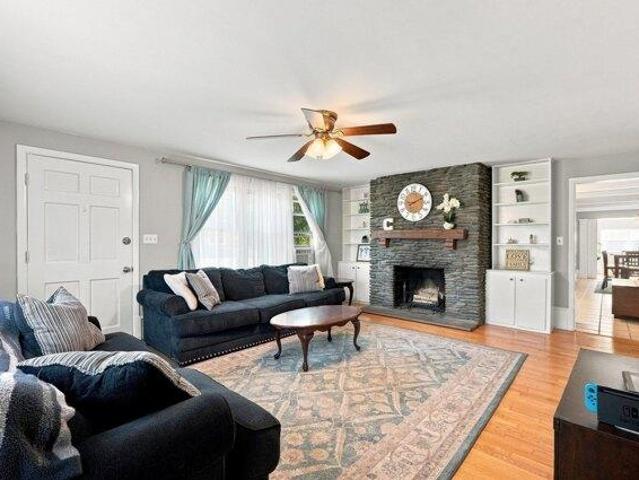 house with 3 bedroom, Acushnet MA ES105426105
