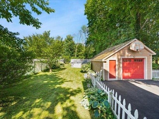 house with 3 bedroom, Abington MA ES105631720