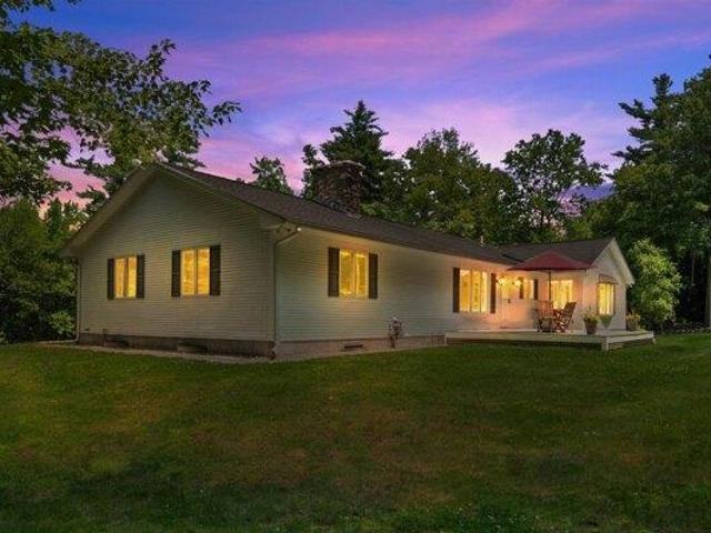 house with 3 bedroom, Amherst NH ES104542805
