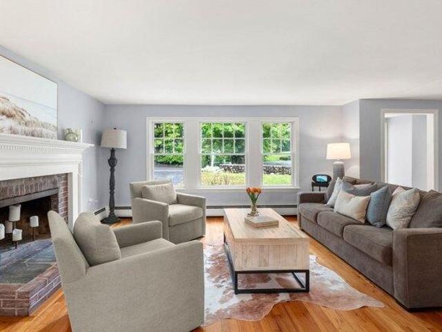 house with 3 bedroom, Andover MA ES105365230
