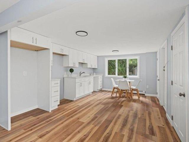 house with 3 bedroom, Attleboro MA ES105559595