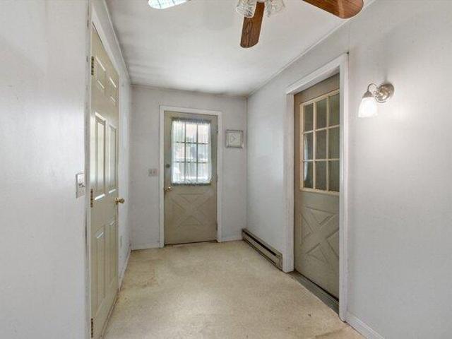 house with 3 bedroom, Attleboro MA ES105365935