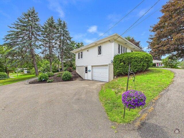 house with 3 bedroom, Augusta ME ES105927072