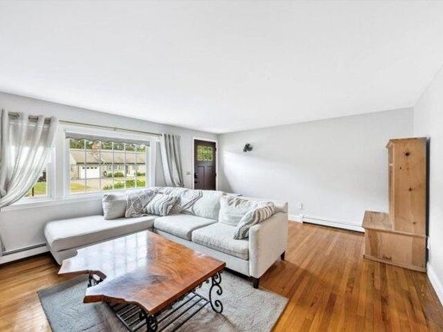 house with 3 bedroom, Barnstable MA ES105514708