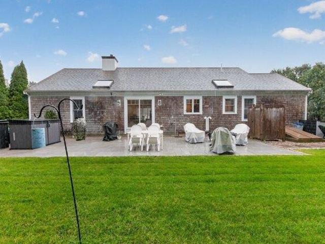 house with 3 bedroom, Barnstable MA ES105612728