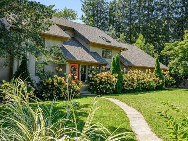 house with 3 bedroom, Barnstable MA ES105833014