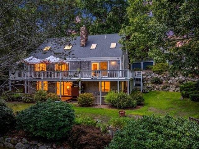 house with 3 bedroom, Barnstable MA ES105982273