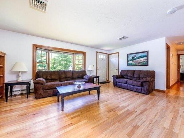 house with 3 bedroom, Barnstable MA ES106073833
