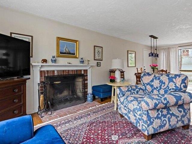 house with 3 bedroom, Barnstable MA ES103621715