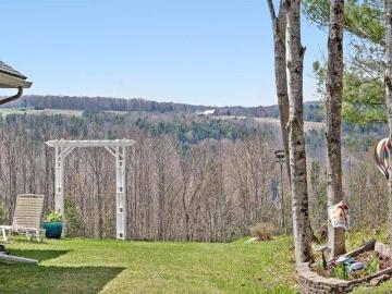 house with 3 bedroom, Barre VT ES103434204