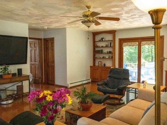 house with 3 bedroom, Barre VT ES105426193