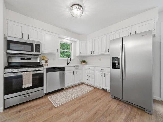 house with 3 bedroom, Barrington NH ES105414736