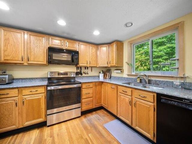 house with 3 bedroom, Barrington NH ES105630273
