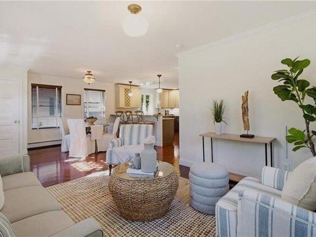 house with 3 bedroom, Barrington RI ES105515628