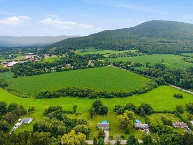 house with 3 bedroom, Bennington VT ES105477202