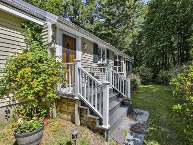 house with 3 bedroom, Bedford NH DS104296241