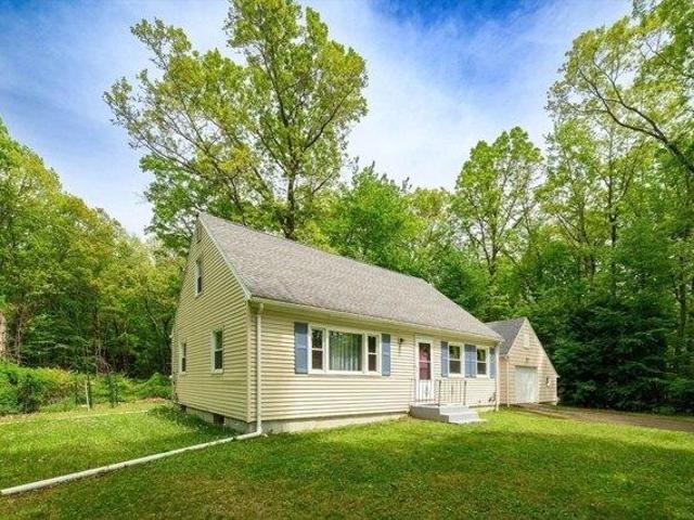 house with 3 bedroom, Belchertown MA ES104408474