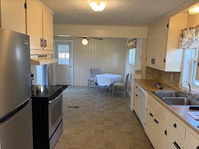 house with 3 bedroom, Belchertown MA ES105257879