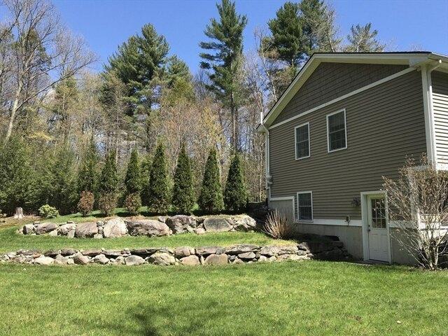 house with 3 bedroom, Belchertown MA ES105275336
