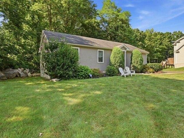 house with 3 bedroom, Belchertown MA ES105443109