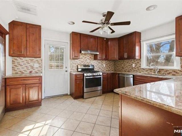 house with 3 bedroom, Belleville NJ ES105511777