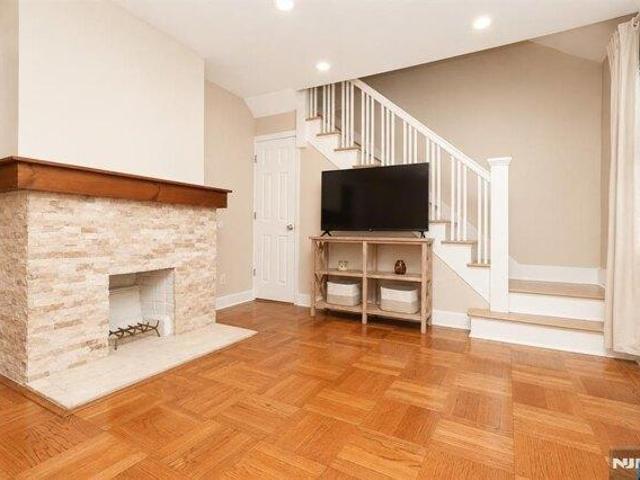 house with 3 bedroom, Belleville NJ ES105548301