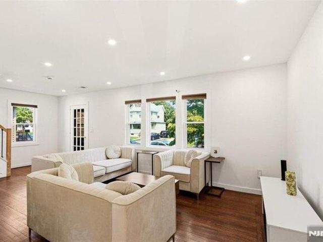 house with 3 bedroom, Bergenfield NJ ES105550697