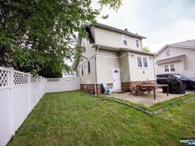 house with 3 bedroom, Bergenfield NJ ES105559035