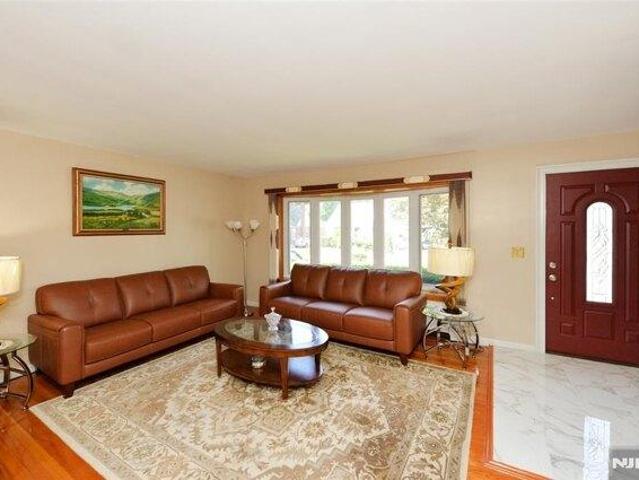 house with 3 bedroom, Bergenfield NJ ES105692043
