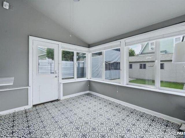 house with 3 bedroom, Bergenfield NJ ES105712282