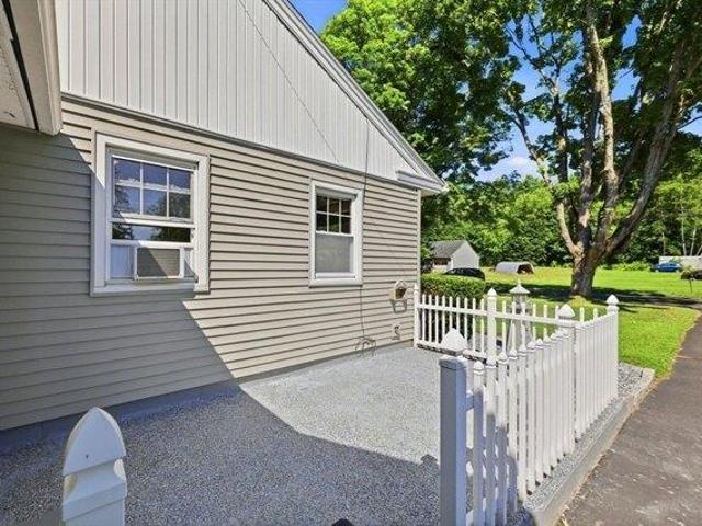 house with 3 bedroom, Bernardston MA ES105258381