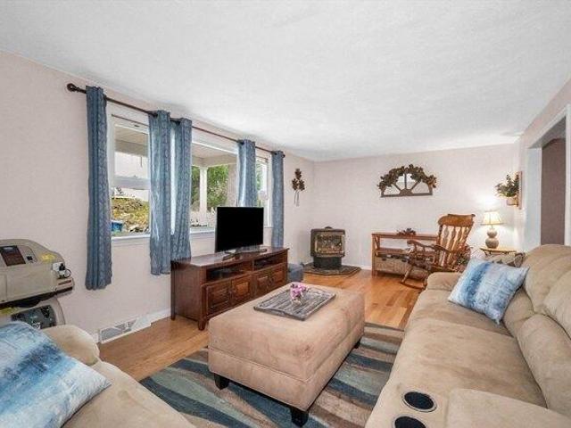 house with 3 bedroom, Billerica MA ES105439310