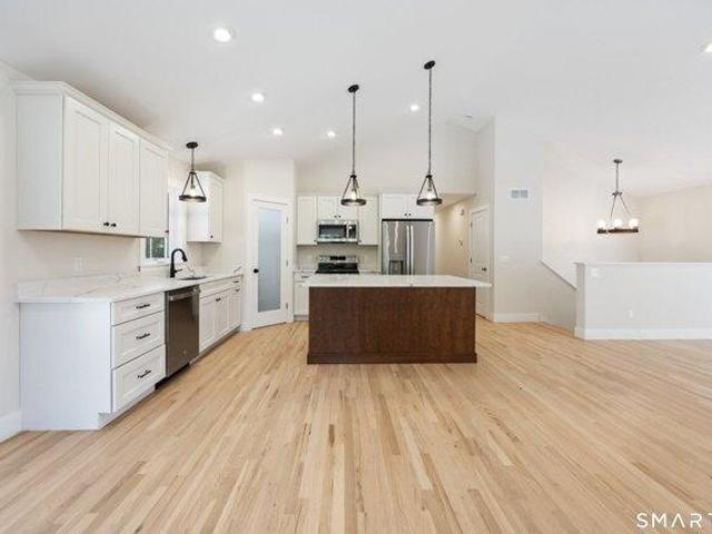 house with 3 bedroom, Bolton CT ES105652285