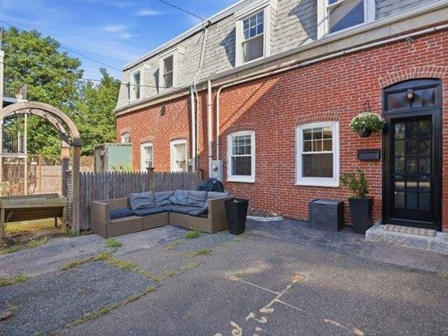 house with 3 bedroom, Boston MA ES105403890