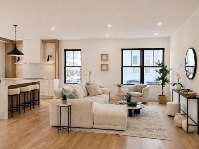 house with 3 bedroom, Boston MA ES105549085