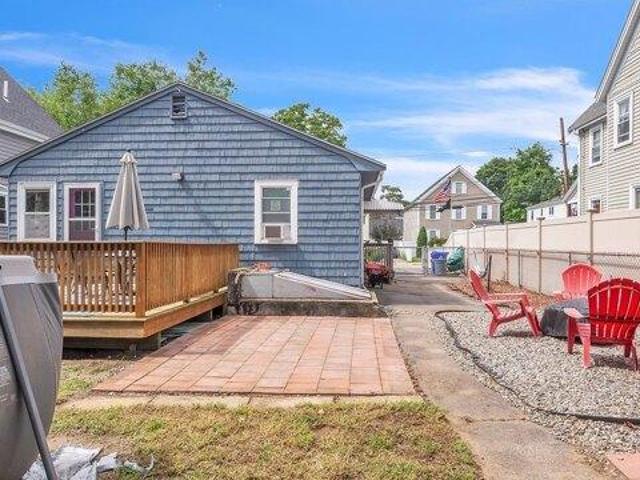 house with 3 bedroom, Boston MA ES105612633