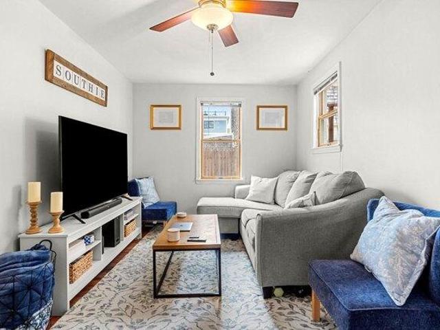 house with 3 bedroom, Boston MA ES105649986