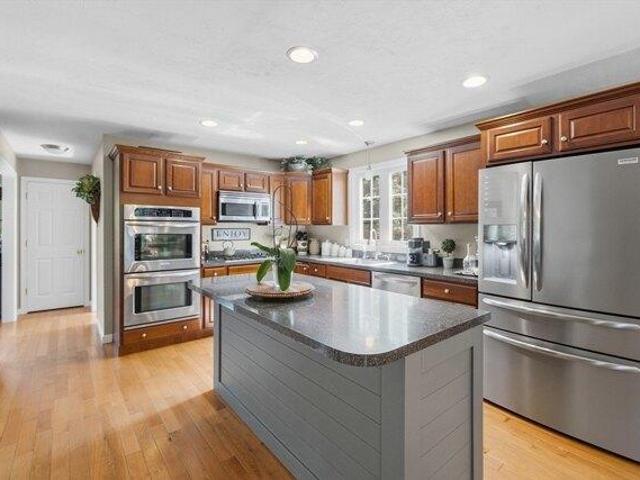 house with 3 bedroom, Bourne MA ES105552598