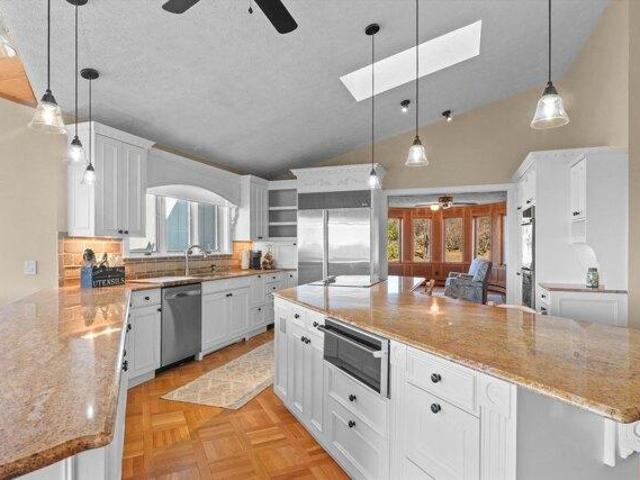 house with 3 bedroom, Bow NH ES104299429