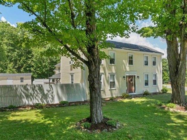 house with 3 bedroom, Bow NH ES104376950