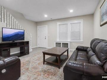 house with 3 bedroom, Bloomfield NJ ES103185608