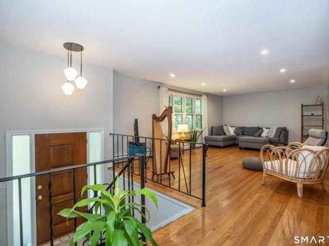 house with 3 bedroom, Bloomfield CT ES105612160