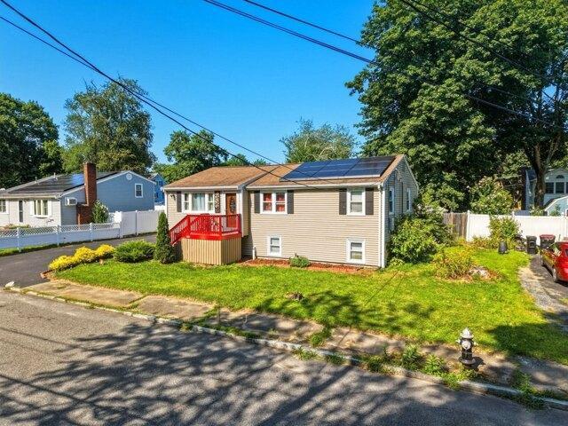 house with 3 bedroom, Brockton MA ES105440036